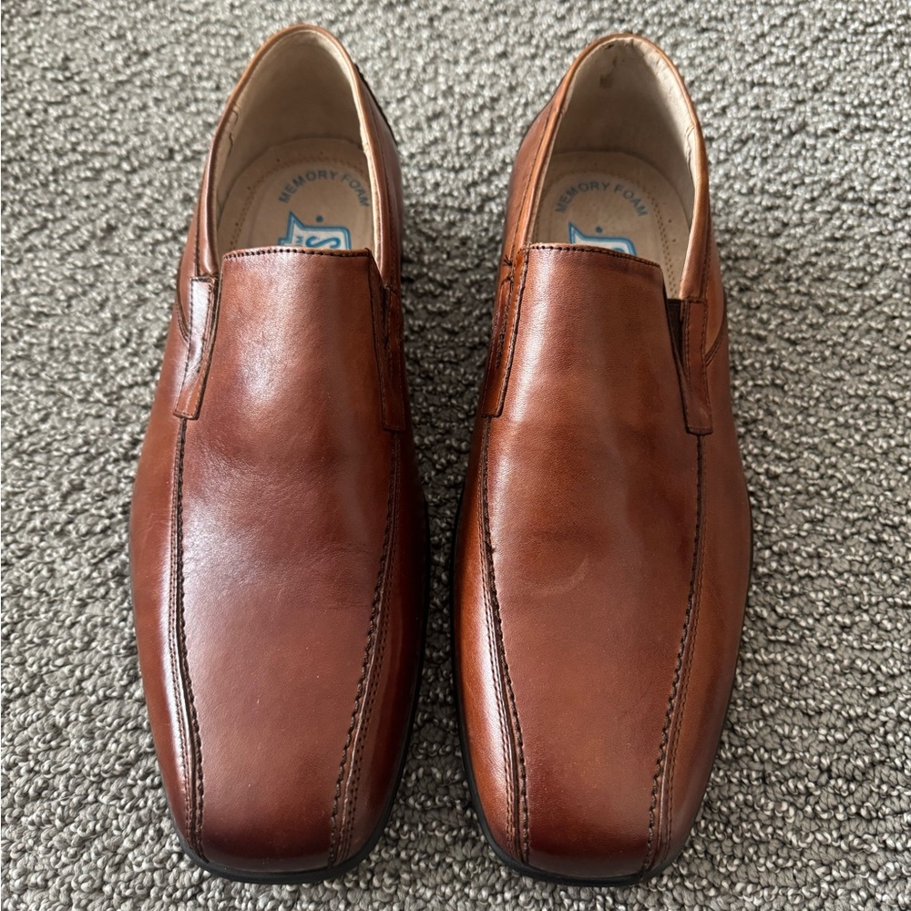Boys’ Florsheim Leather Slip-On dress Shoes size 7